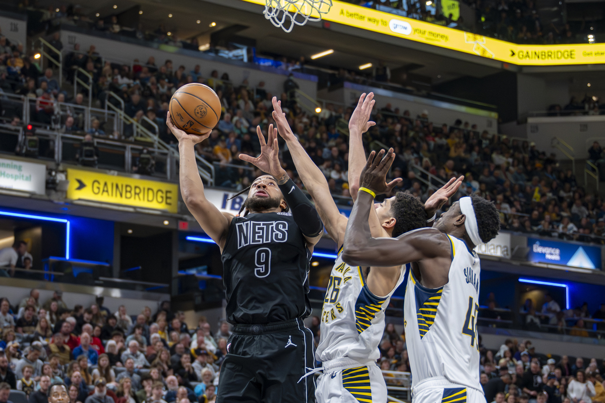 马刺轻取太阳,布克关键制胜 马刺轻取太阳,布克关键制胜