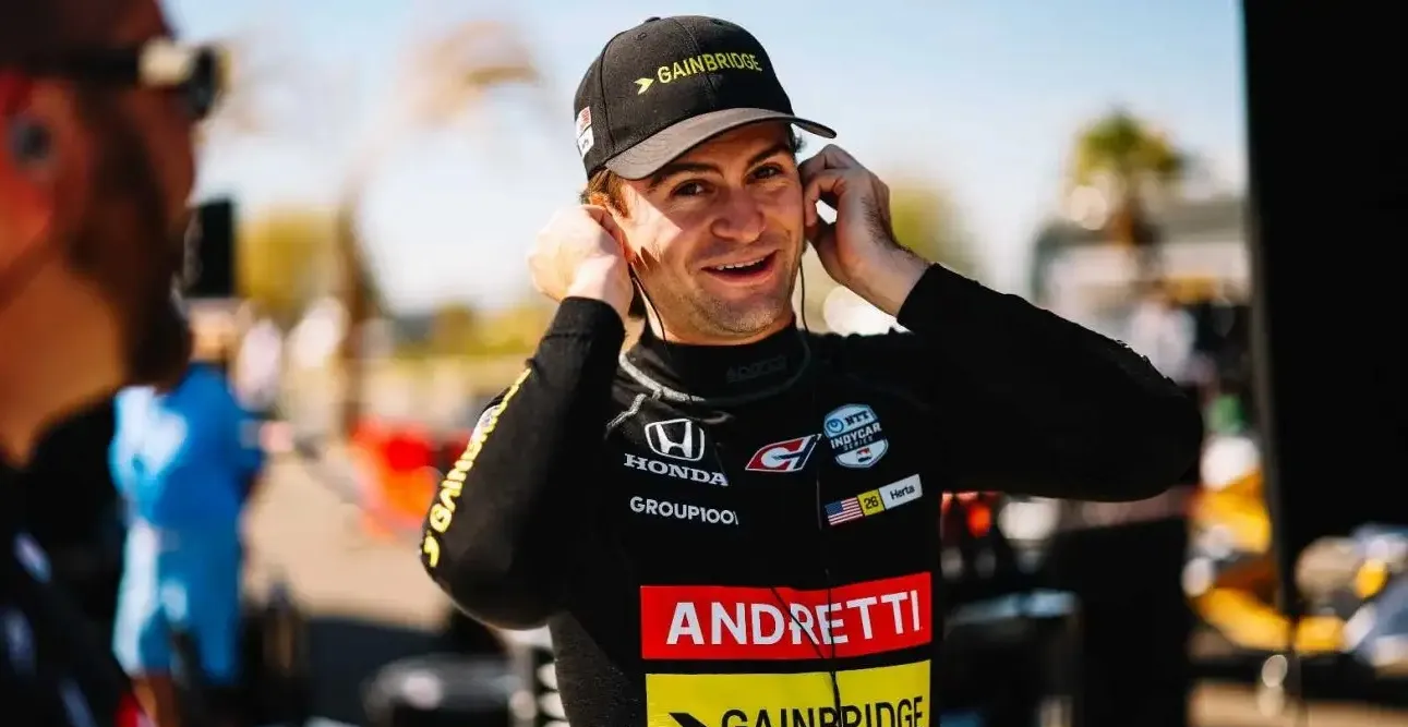 迈凯伦险胜梅赛德斯，周冠宇点燃赛场